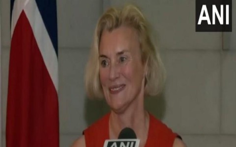 “Picture abhi baaki hai mere dost”：挪威大使完成了一年的发帖，显示了对宝莱坞电影和印度城市的热爱